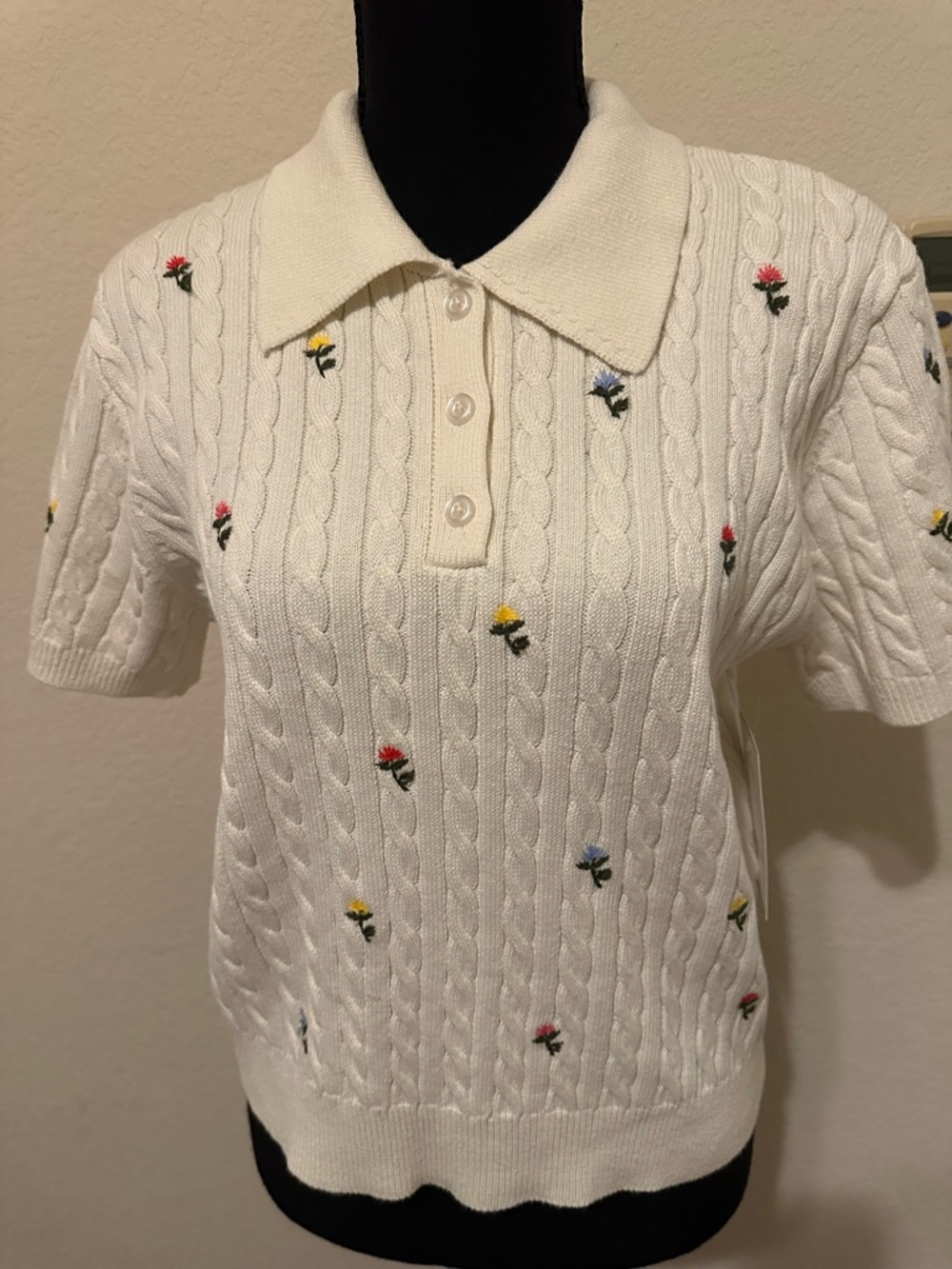Calligraphie White Cable-Knit Tee with Multicolor Floral Embroidery. Size M NWT.